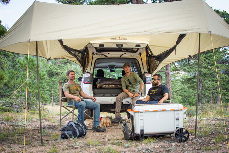 車中泊派は必見！ 蚊帳付きで夏遊びに◎な カーサイドタープ登場