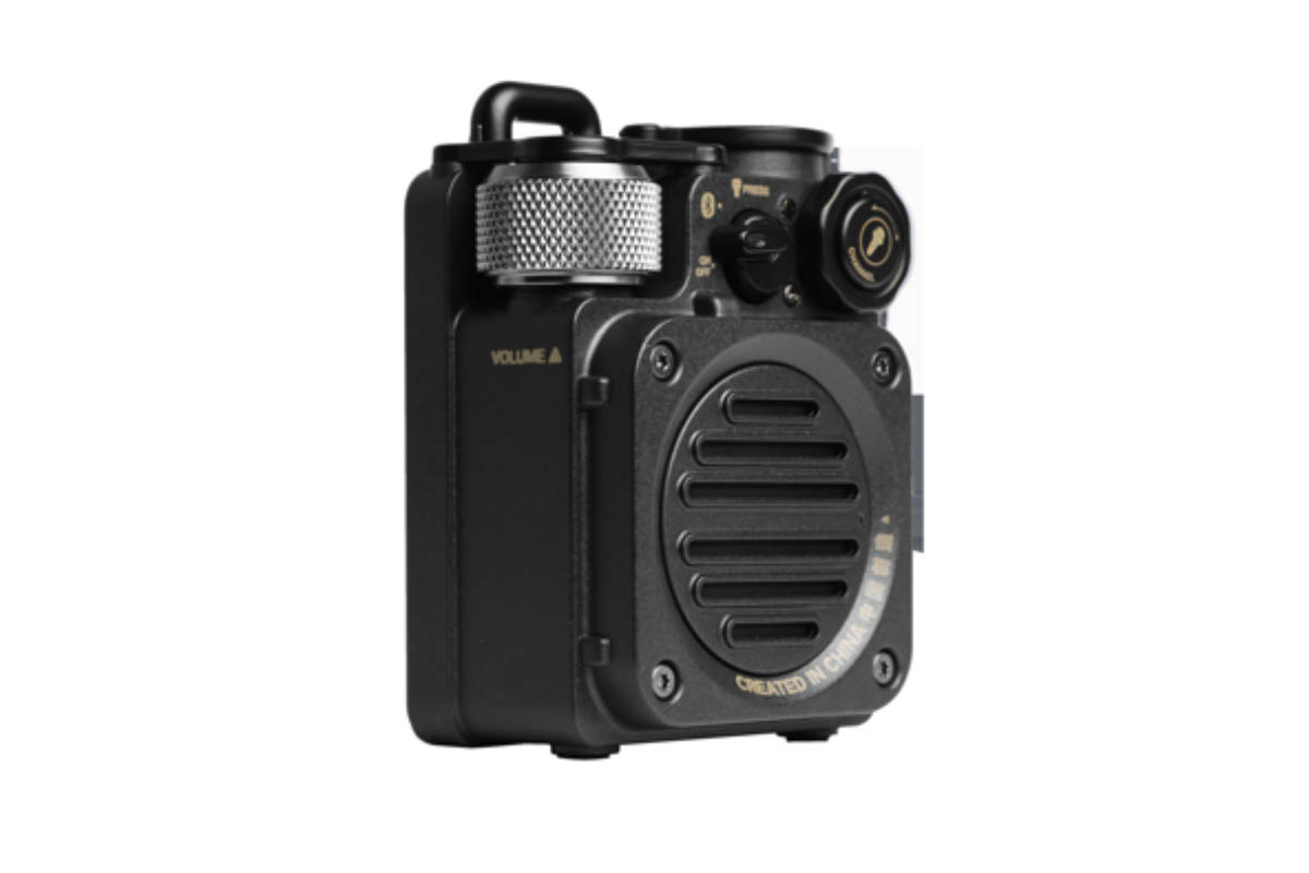 軍幕スタイルにもマッチ。ミリタリーな無骨デザインが映える