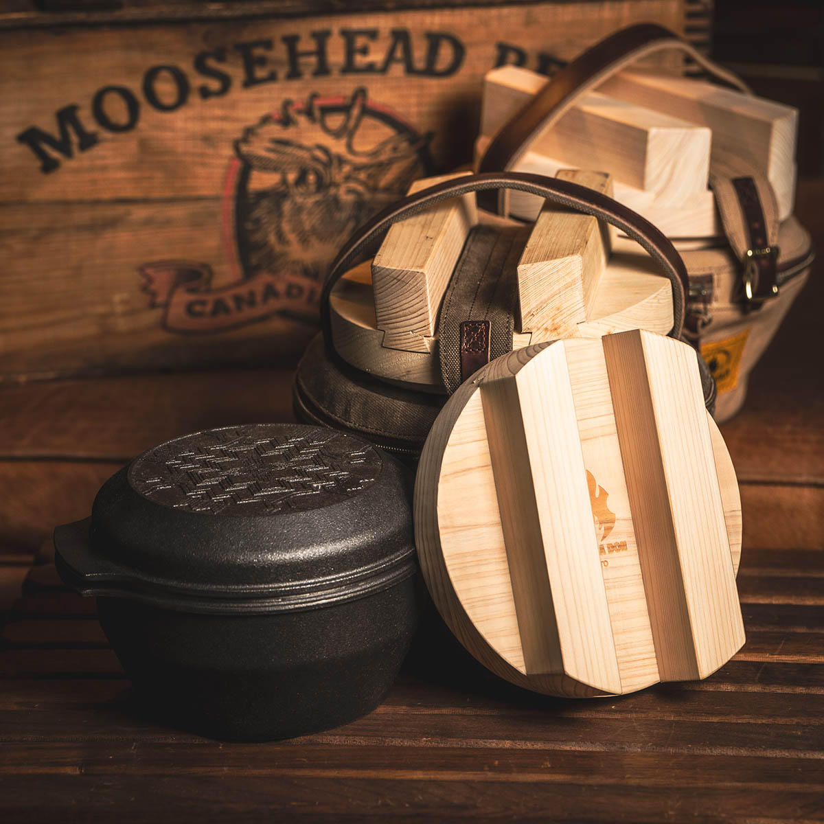 オールドマウンテンの新作は、キャメルレザーのOD缶カバーと