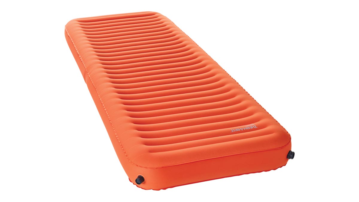 サーマレストが導き出したスリーピングマットの最適解。バックパックで