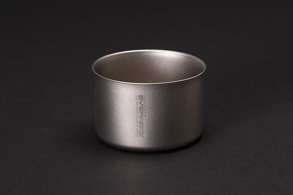 エバニューが、チタン絞り加工の限界に挑戦！ わずか 0.2mm 厚の超軽量