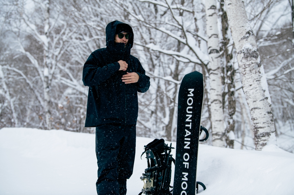 スノーピークとマウンテンオブムーズが再タッグ。冬の山遊びを快適に