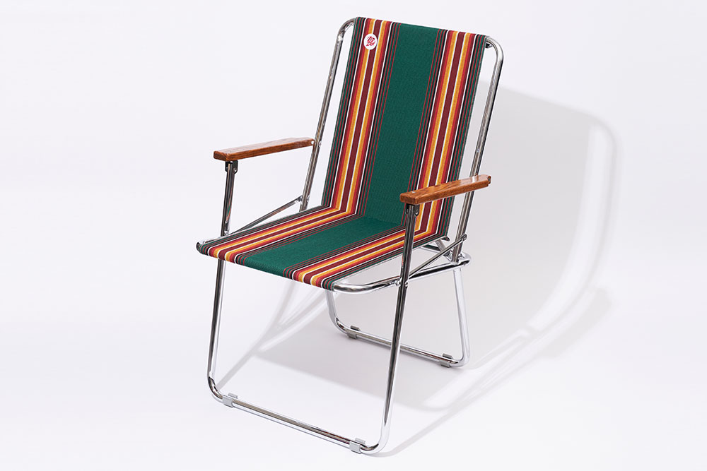 アメリカで親しまれる、ヴィンテージ感満点の折り畳みチェアが日本上陸