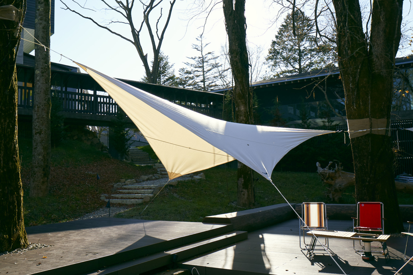 待望の復活を果たすMOSSの芸術的テント＆タープが、ついにヴェールを