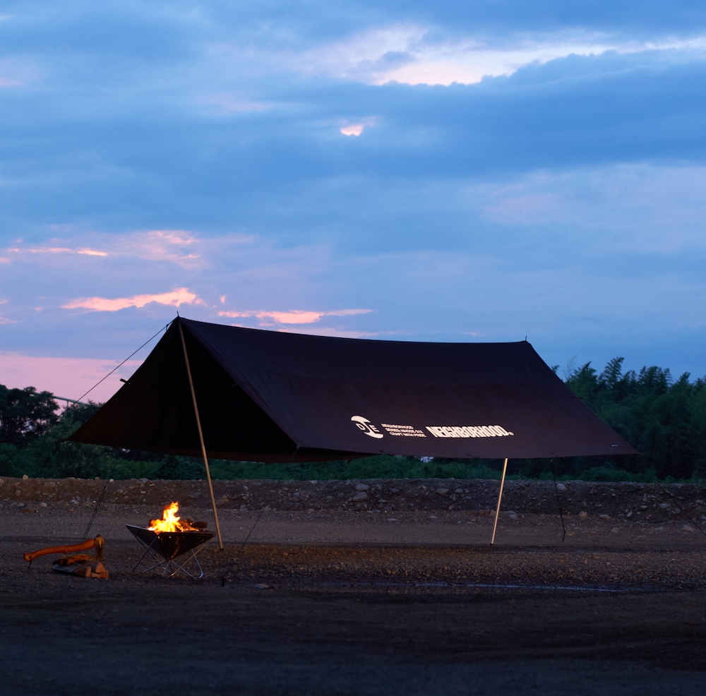 ネイバーフッドの最新キャンプギアコレクション。人気ブランドとの