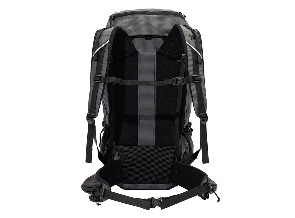 グレー×オレンジのブランドカラーで魅せる、マウンテンハードウェアの