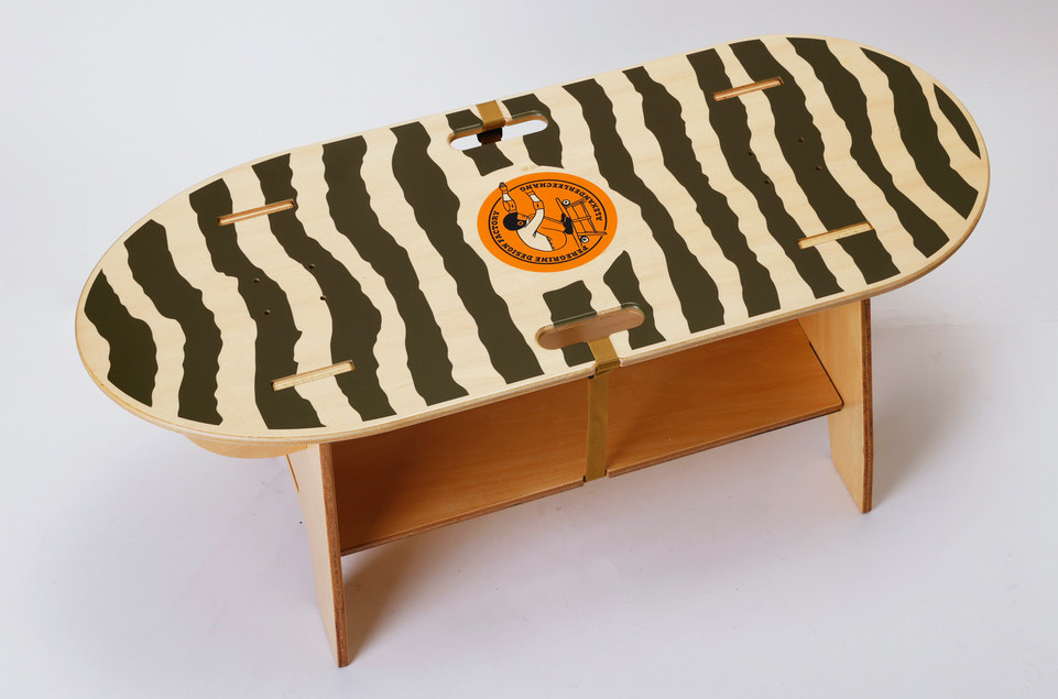 大人気！ペレグリン×リーチャンのコラボテーブルに新作。今年はトラ柄