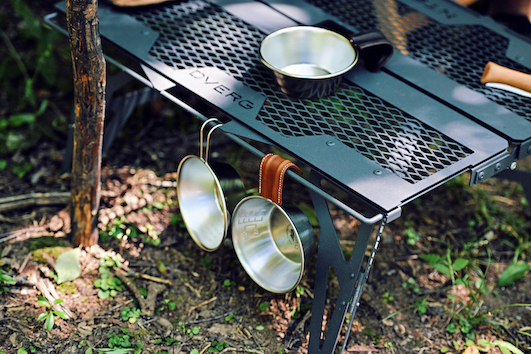 ドベルグとネイチャートーンズが再コラボ。メッシュ天板で魅せる4 型が