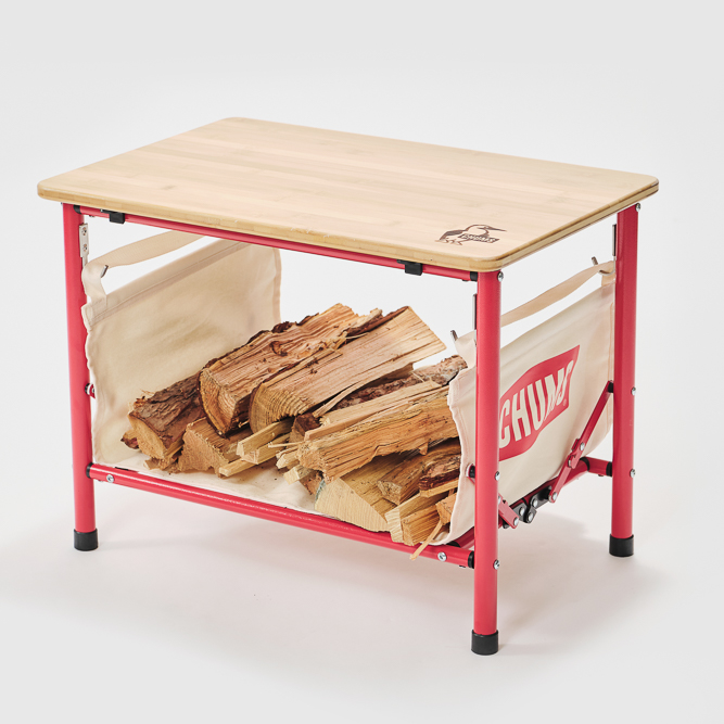 チャムスの新作で焚き火まわりを快適に。薪をスマートに扱える新作