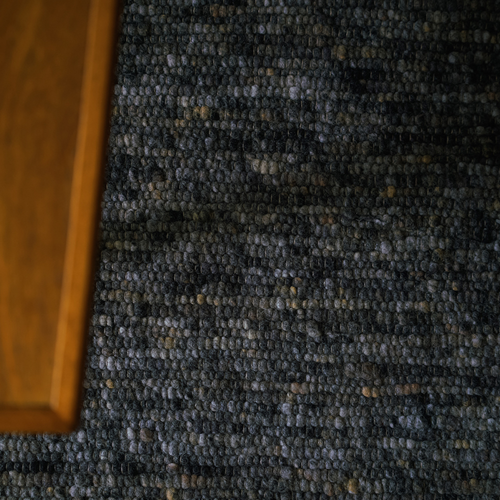 保温性＆耐久性バツグンの手織りラグ。P.F.S.提案のドイツブランドに