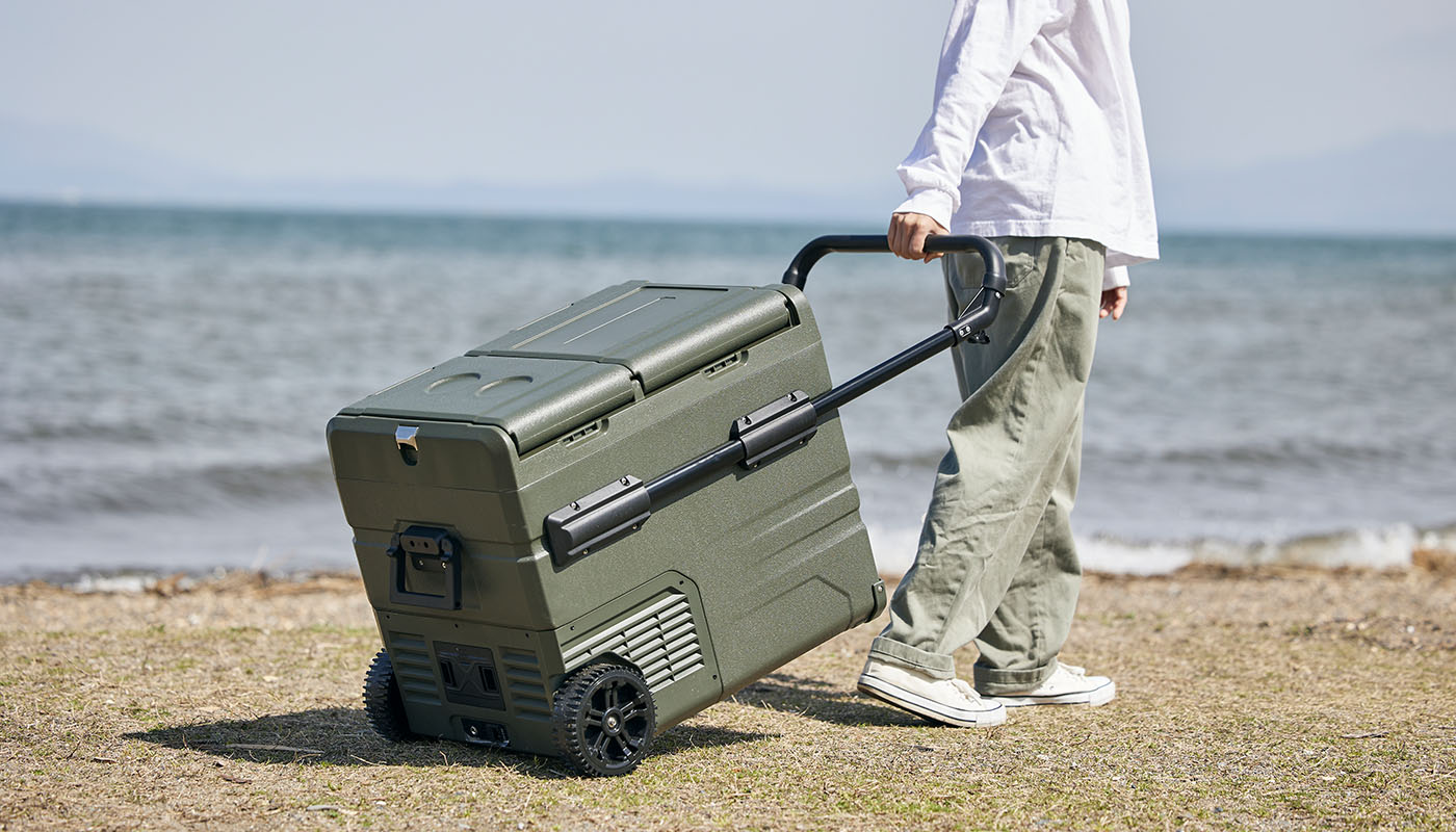 2室独立で冷蔵・冷凍が同時に可能なポータブル冷蔵庫「ICEBERG 45L」が