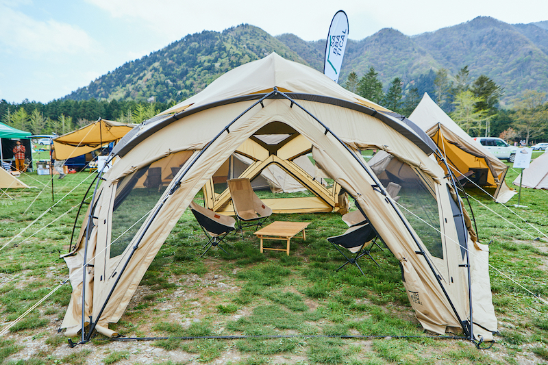 あのサバティカルから、待望の新型テントが登場。大型ドームなのに立て