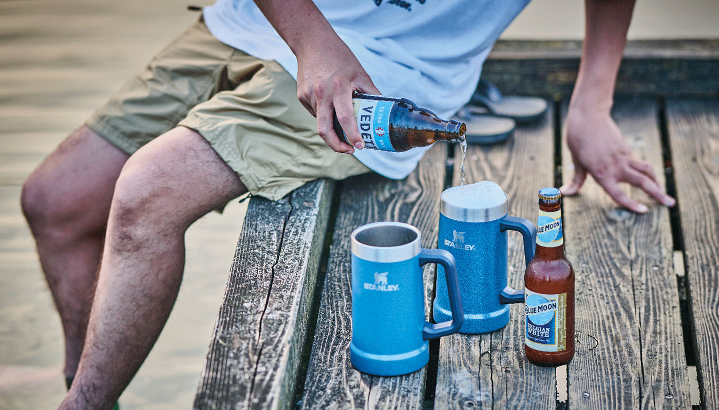 スタンレーから、湖面に映るブルーを表現したステンレス製マグ、グラス