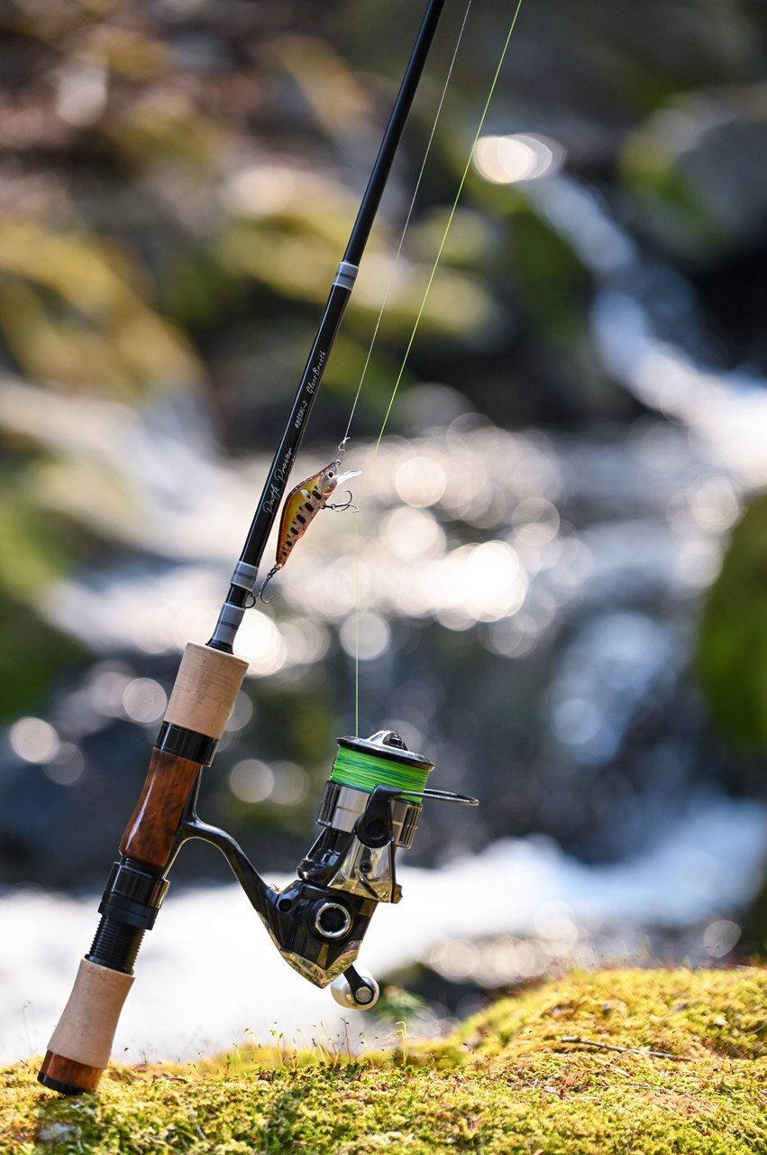 渓流ルアー釣りで選ぶ理由がある！進化したグラスロッドの実力 | つり