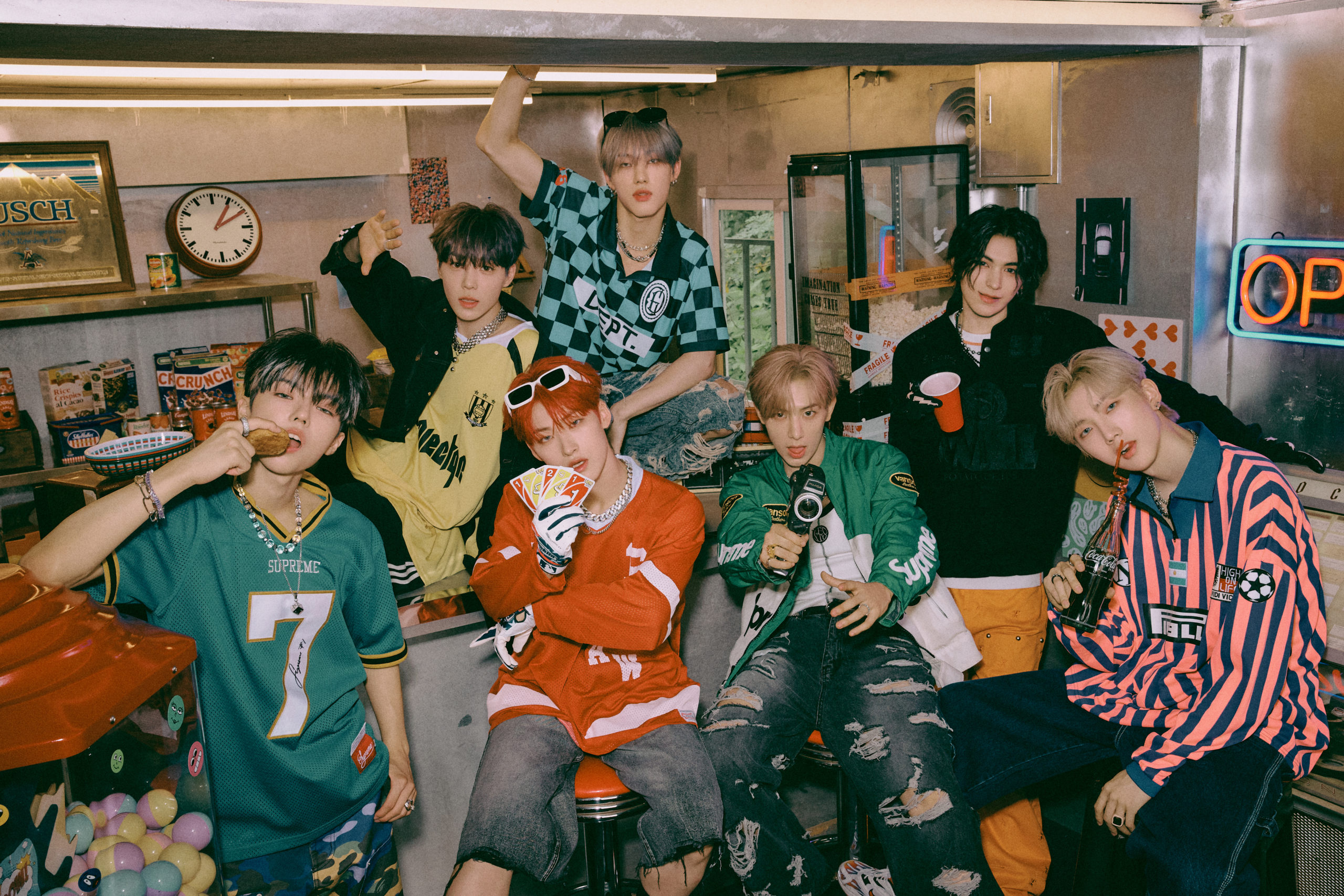 ALL(H)OURS FIRST MINI ALBUM ＜ALL OURS＞予約販売・来日リリース