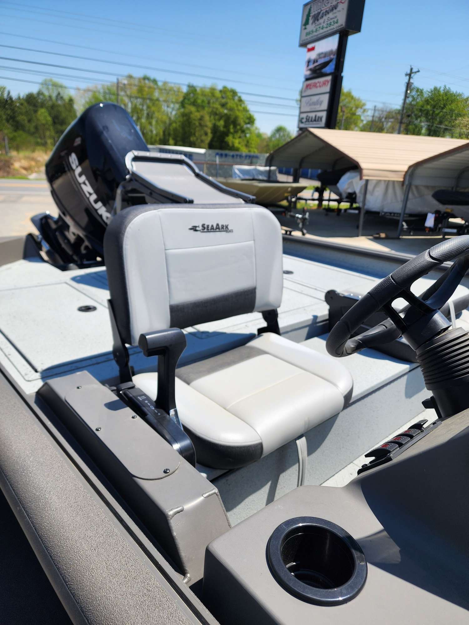 2025 Sea Ark Phantom 20XV w/Suzuki DF140 BTX and Tandem Axle