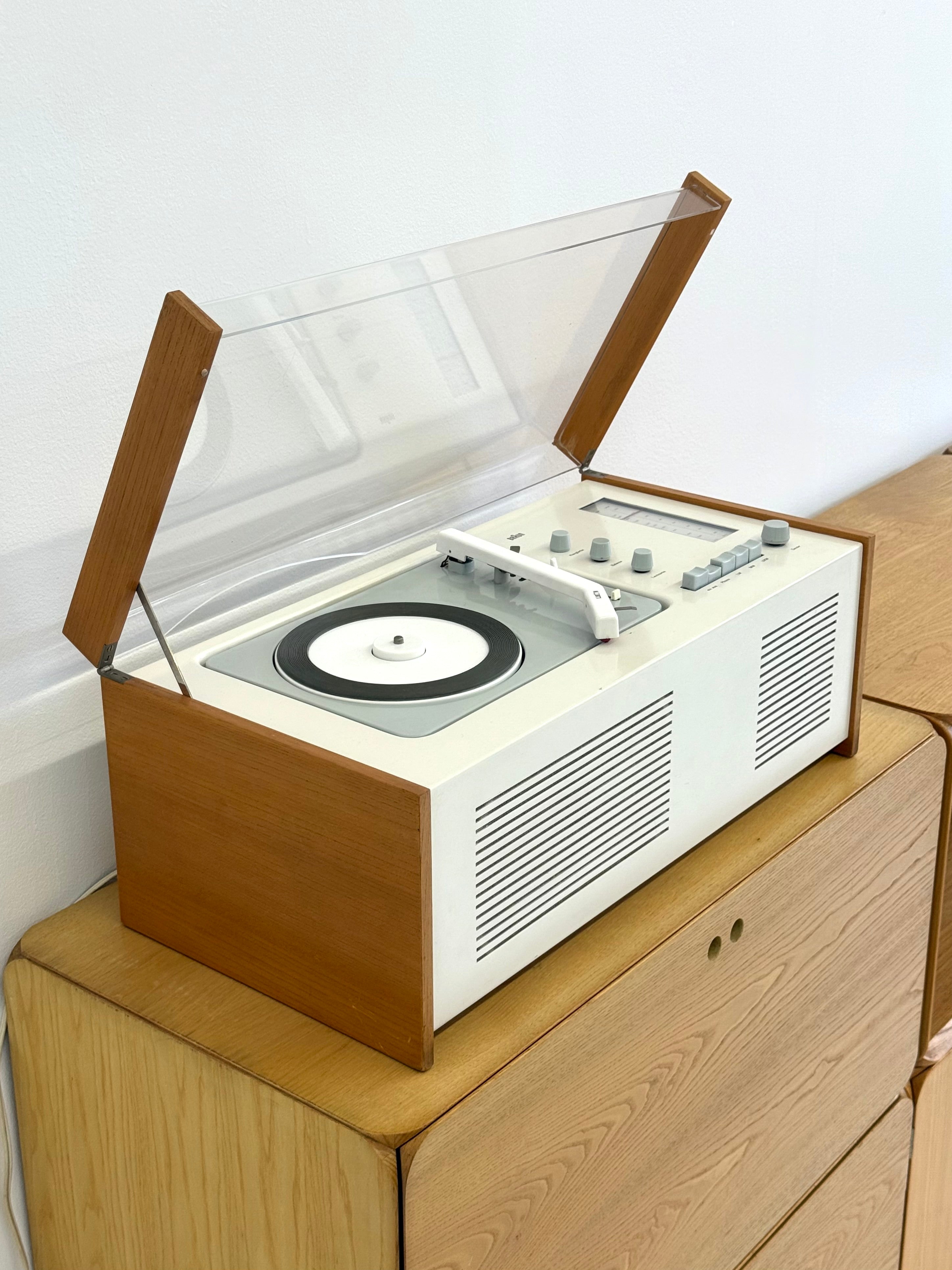 Braun SK6 Radio Platenspeler door Dieter Rams & Hans Gugelot 1961