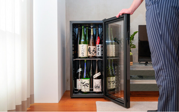 一升瓶を2段縦置きできる日本酒を美味しく飲むための日本酒専用冷蔵庫