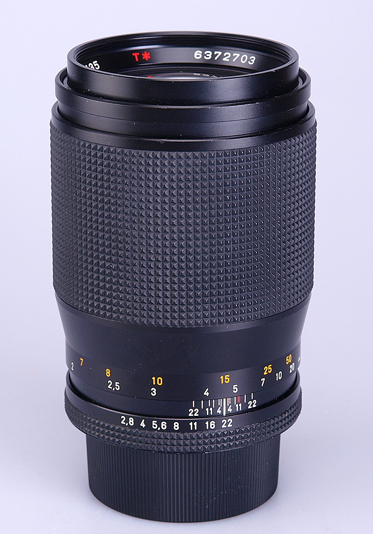 Contax Carl Zeiss Sonnar 135mm F2.8 lens MF. (Contax / Yashica