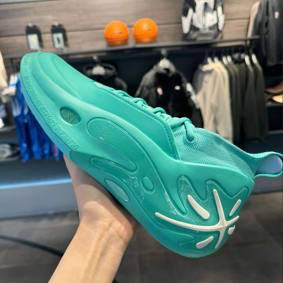 LiNing Way of Wade 11 “Liberty” Mint Green Premium Boom Basketball