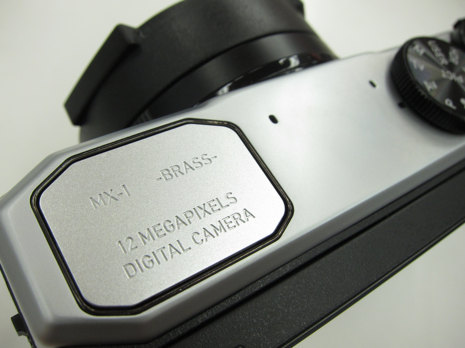 最後のPENTAX銘コンデジ、その名は『MX-1』 | じゃんぱら 店員に聞け+