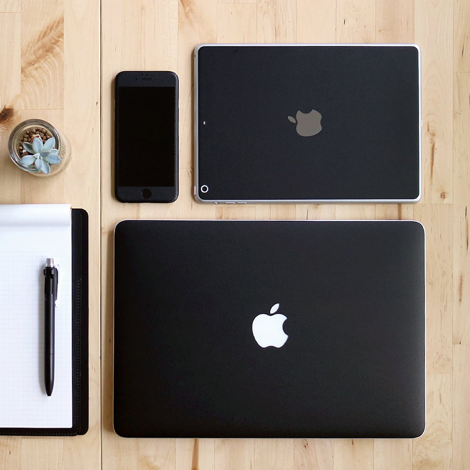 スキンシール iPhone12 mini ブラック – wraplus