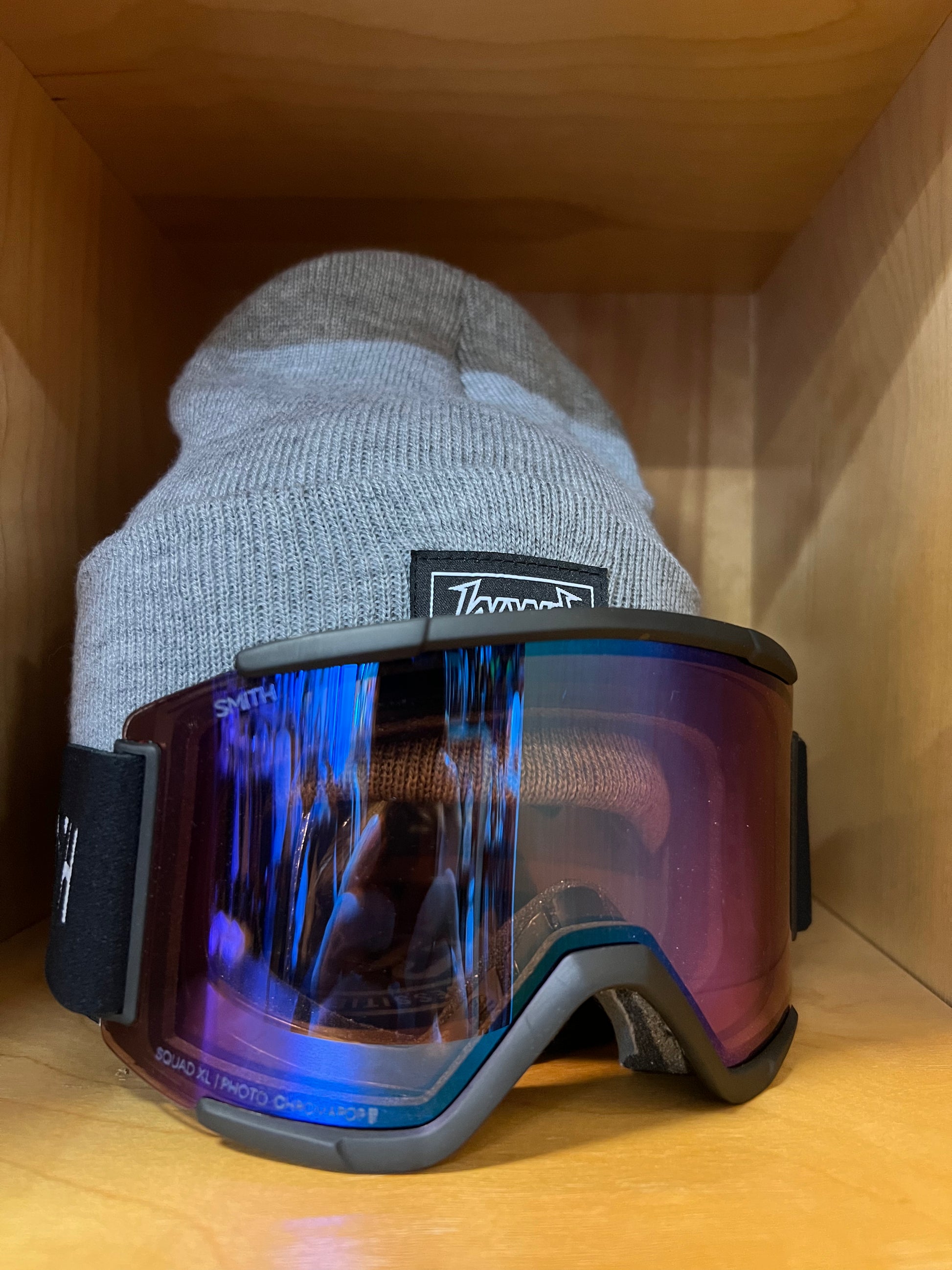 Smith Squad XL - Black + ChromaPop Pro Photochromic Blue Mirror