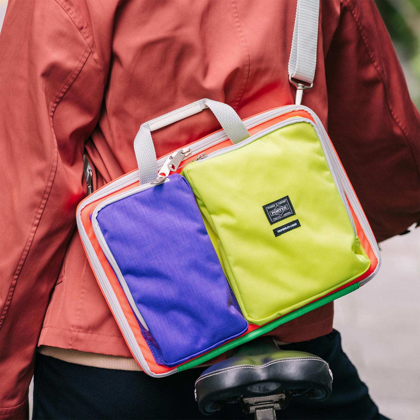 B JIRUSHI YOSHIDA × PORTER × HOBONICHI マルチPCバッグ・ネオン