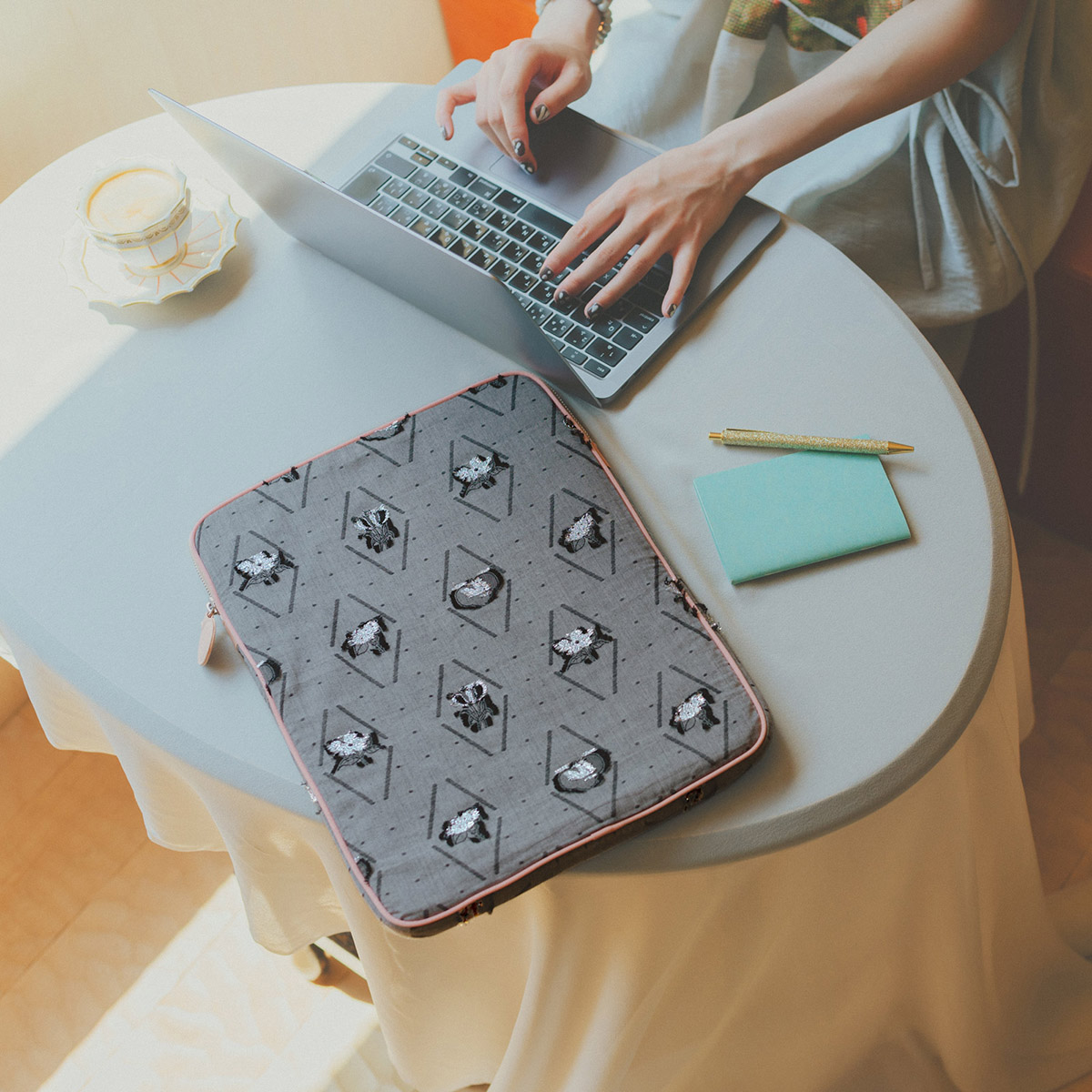 PYT / PCケース Tokyo in bloom/rabbits - 文具・雑貨ラインナップ