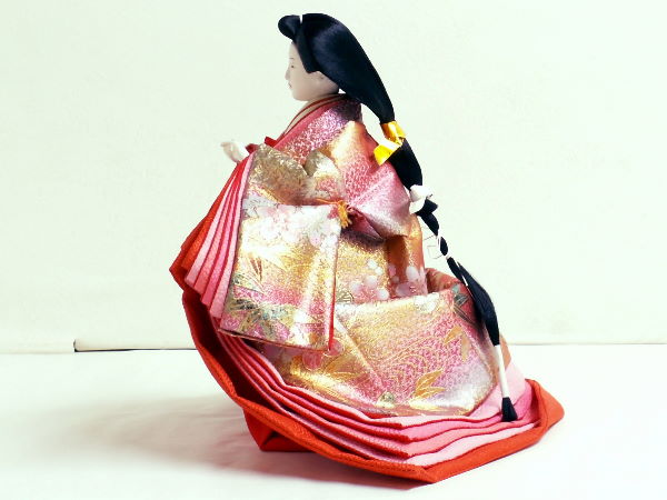 激安特価雛人形在庫処分】華やかさが自慢の金彩衣装の三人官女が安い