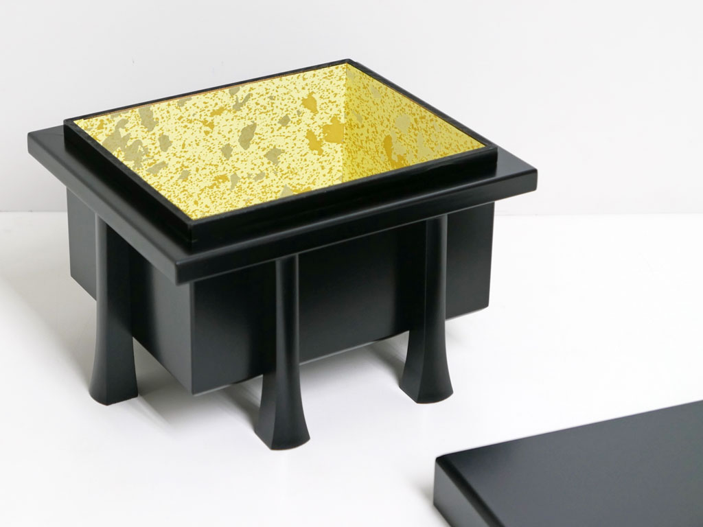 黒塗り兜櫃10号が安い 五月人形～広島市の人形問屋十二段屋