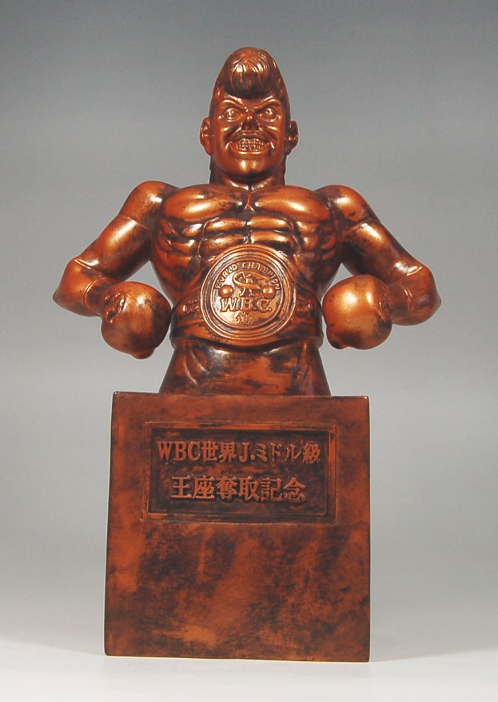 鷹村の胸像 世界J.ミドル級王座奪取記念像 (フィギュア) - ホビー