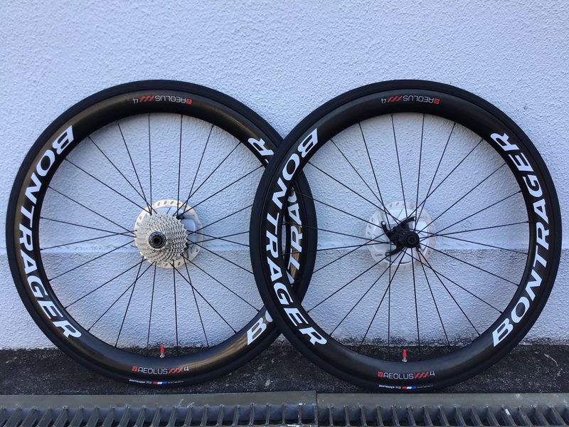 Bontrager Aeolus XXX 4 & XXX2 TLR Disc Clincher ロードホイール