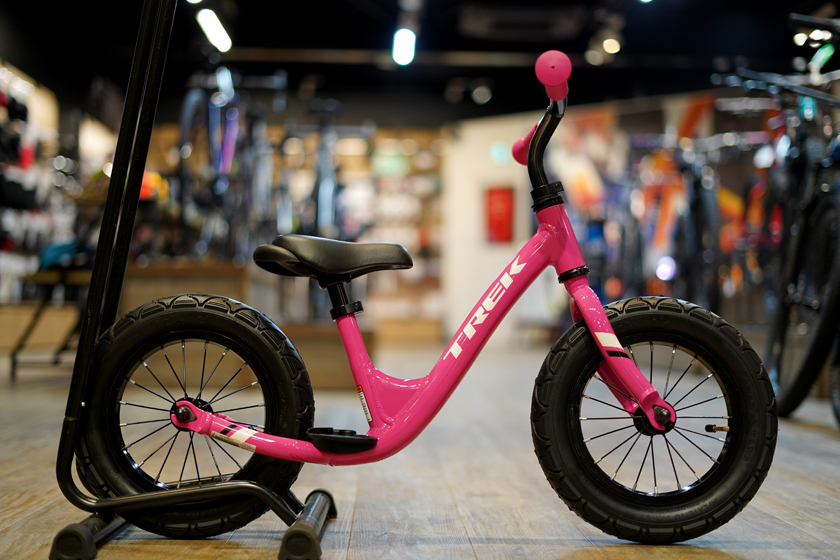 秋の行楽サイクリングにも最適！TREK キッズバイク【Precaliber