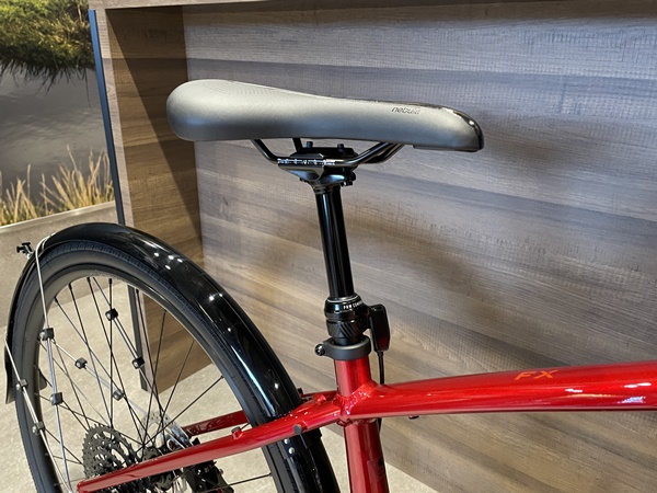 新型FX3にお勧めカスタム「ドロッパーシートポスト」のご紹介！【吹田】