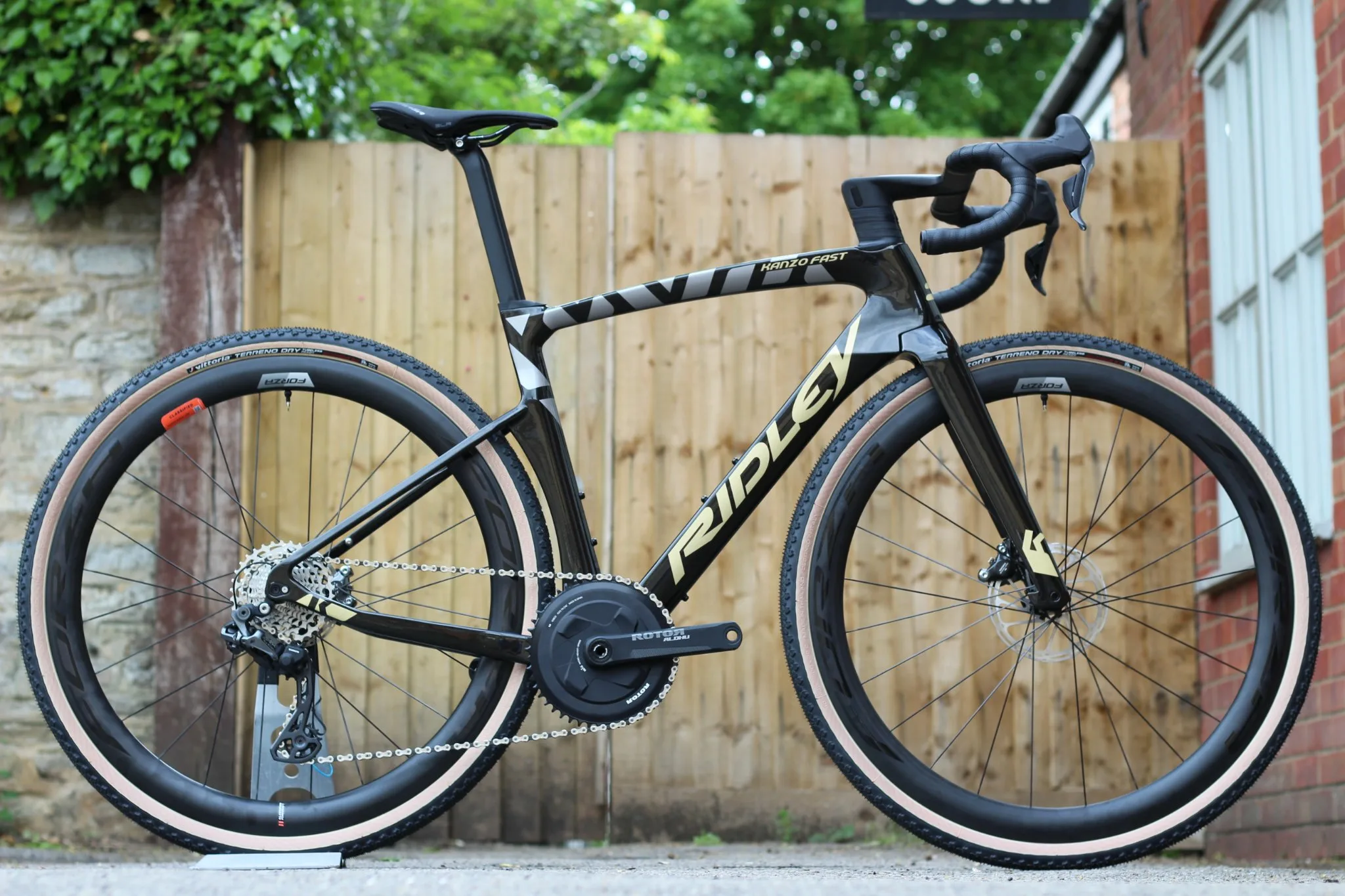 Ridley Kanzo Fast Pureline GRX Di2 Black / Silver / Gold with