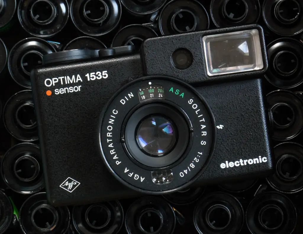 5 frames with an Agfa Optima 1535 Sensor - 35mmc