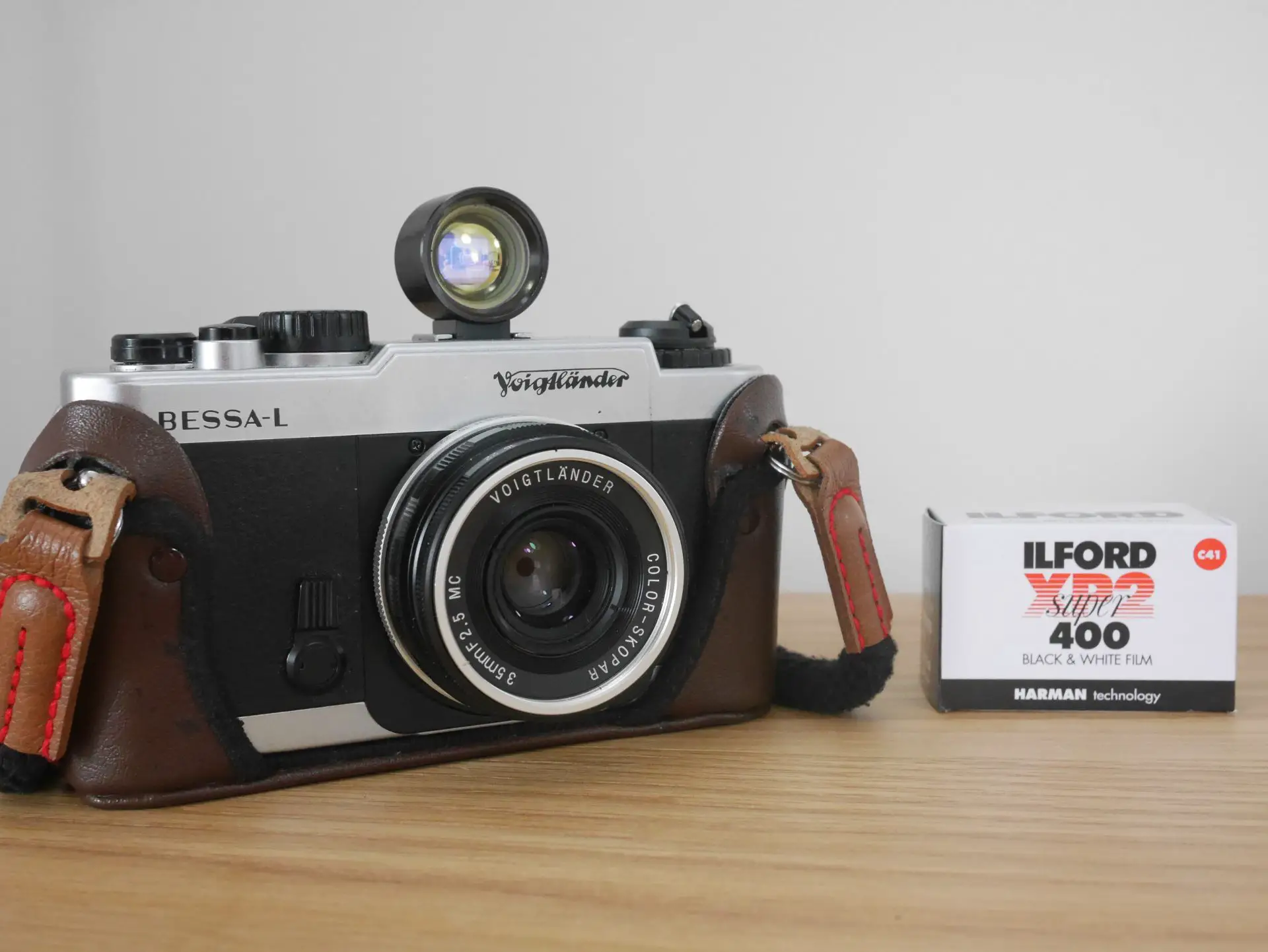 5 frames with Voigtlander Bessa L and Ilford XP2 - 35mmc