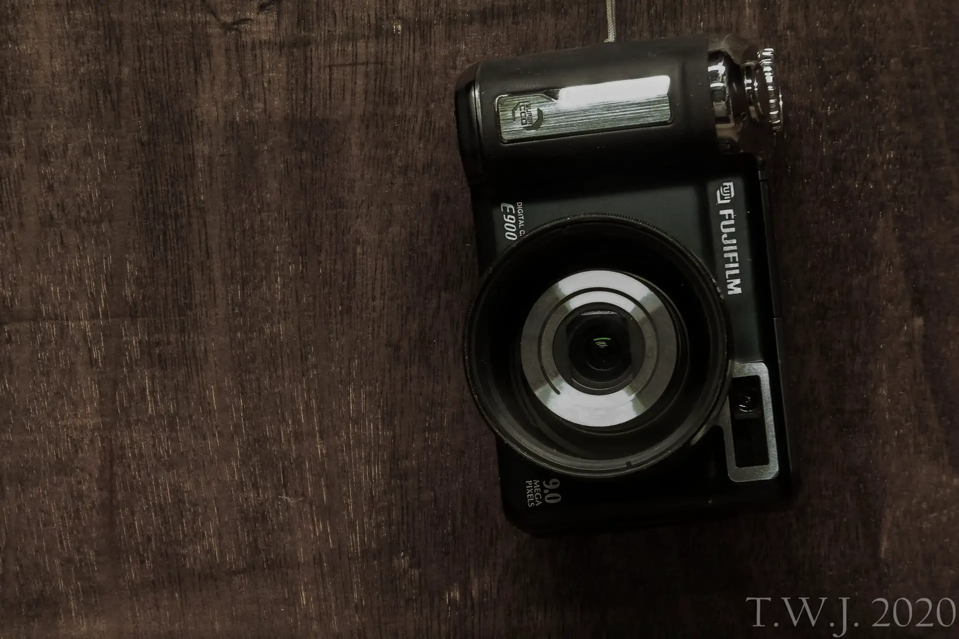 FujiFilm E-900 Review - a Sublime Paradox - By Adam Kendall - 35mmc