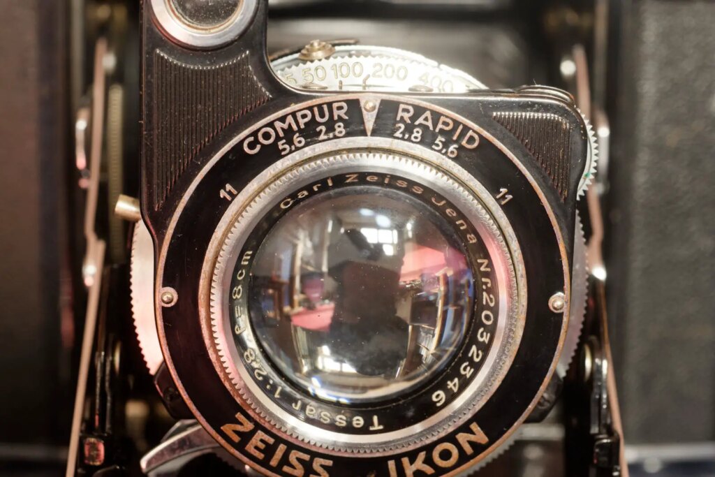 Super Ikonta 532/16 Review - An Ikon - By Bob Janes - 35mmc