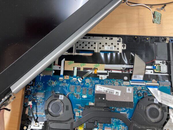 Lenovo IdeaPad S540の液晶パネル破損 - パソコン修理・データ復旧