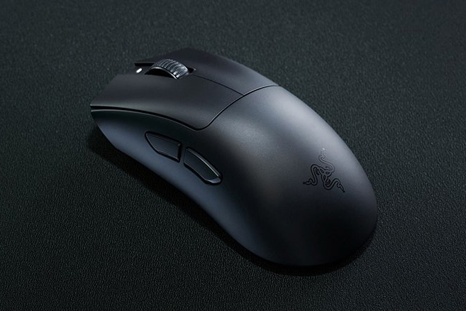 重さ約55gのeスポーツ向けワイヤレスマウス「Razer DeathAdder V3