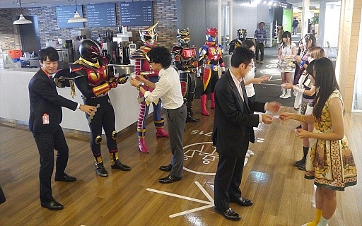 ドラゴンネスト」世界大会を控え，ご当地アイドルとご当地ヒーローが