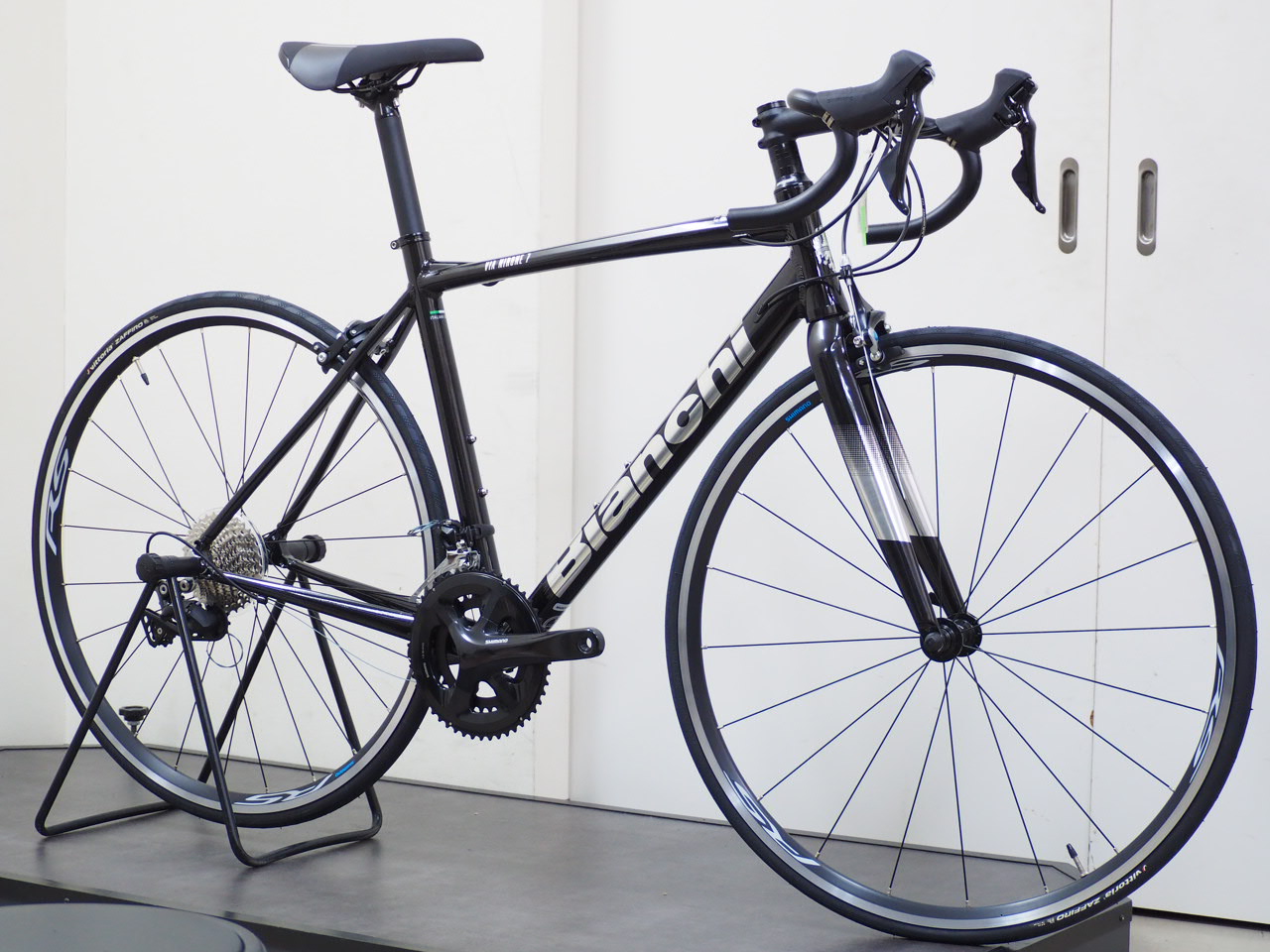 Bianchi (ビアンキ) ViaNirone7(ヴィアニローネ7) RIM 105 11s完成車