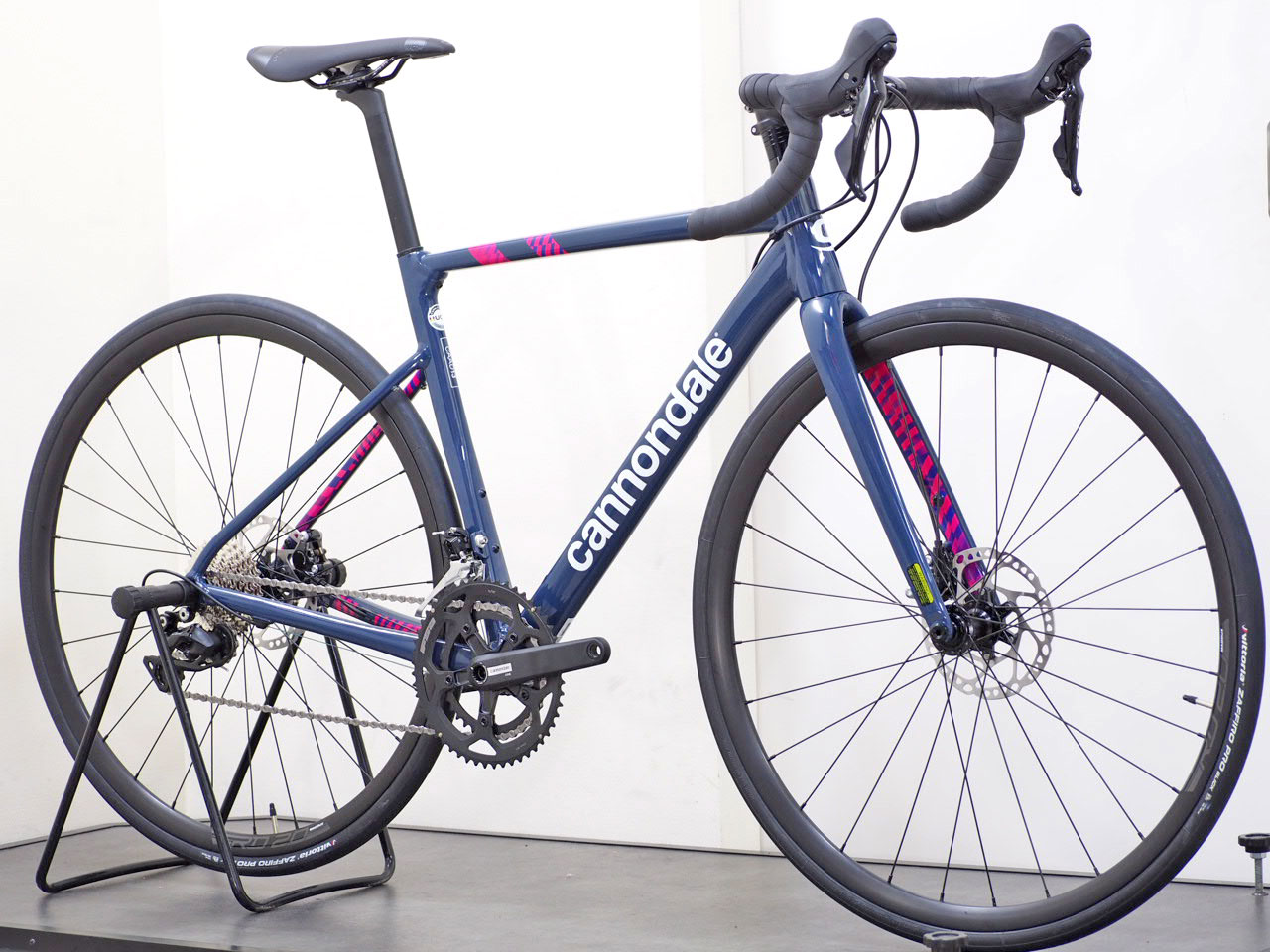CANNONDALE(キャノンデール) CAAD13 Disc 105 完成車 チームレプリカ
