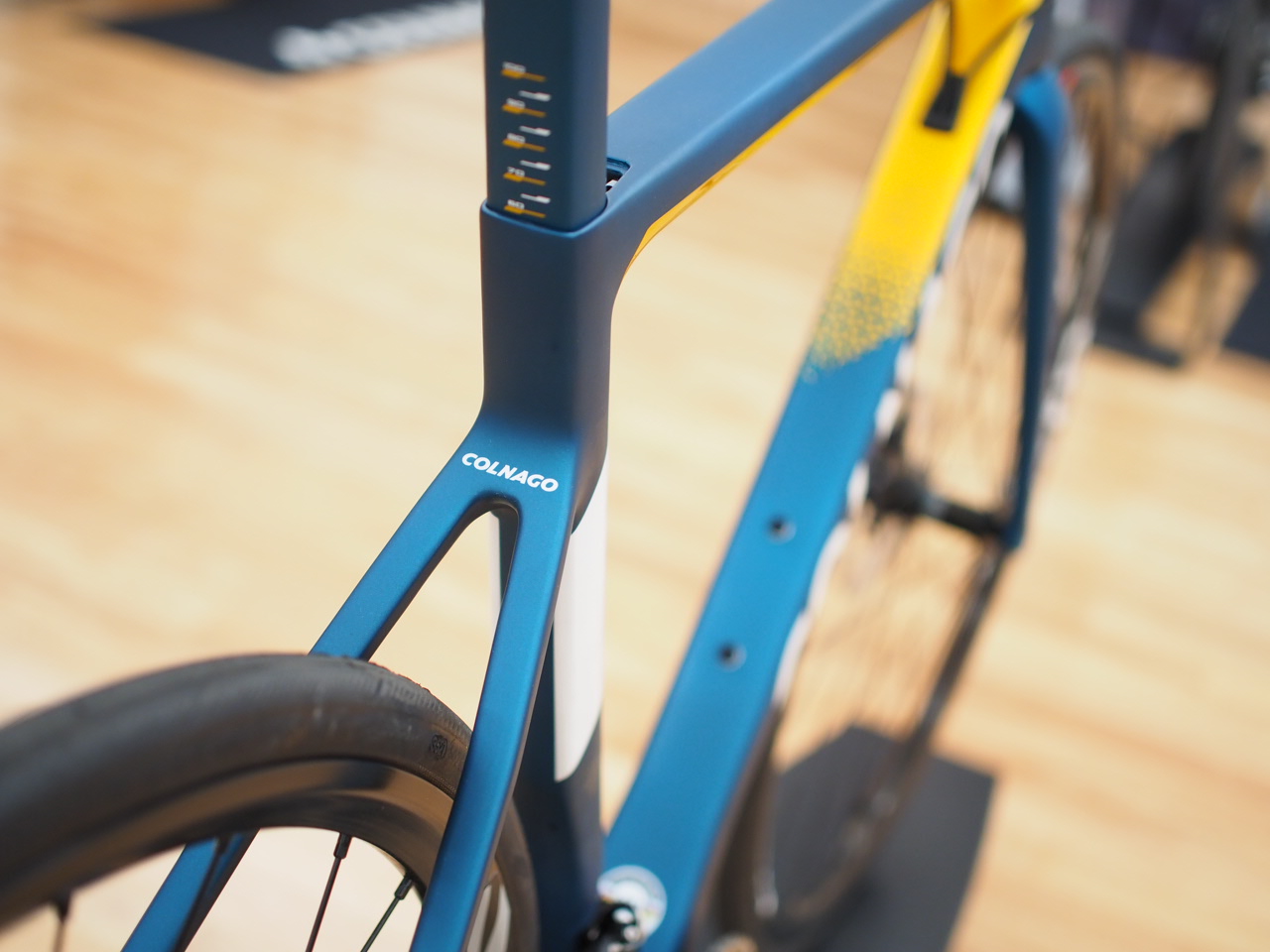 特価】COLNAGO(コルナゴ) V3 105 メカニカル12s 完成車 2024