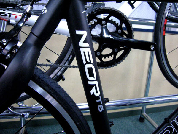 PINARELLO NEOR(ピナレロ ネオール) シマノSORA完成車 2014年モデル