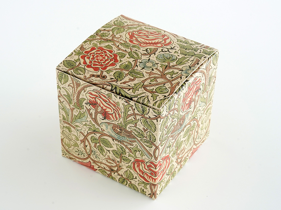cotta ギフト箱 ウィリアム・モリス柄 バラ (キューブ) | 柄付きの
