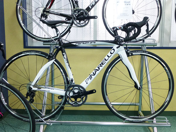 PINARELLO ROADBIKE RAZHA 105 2016