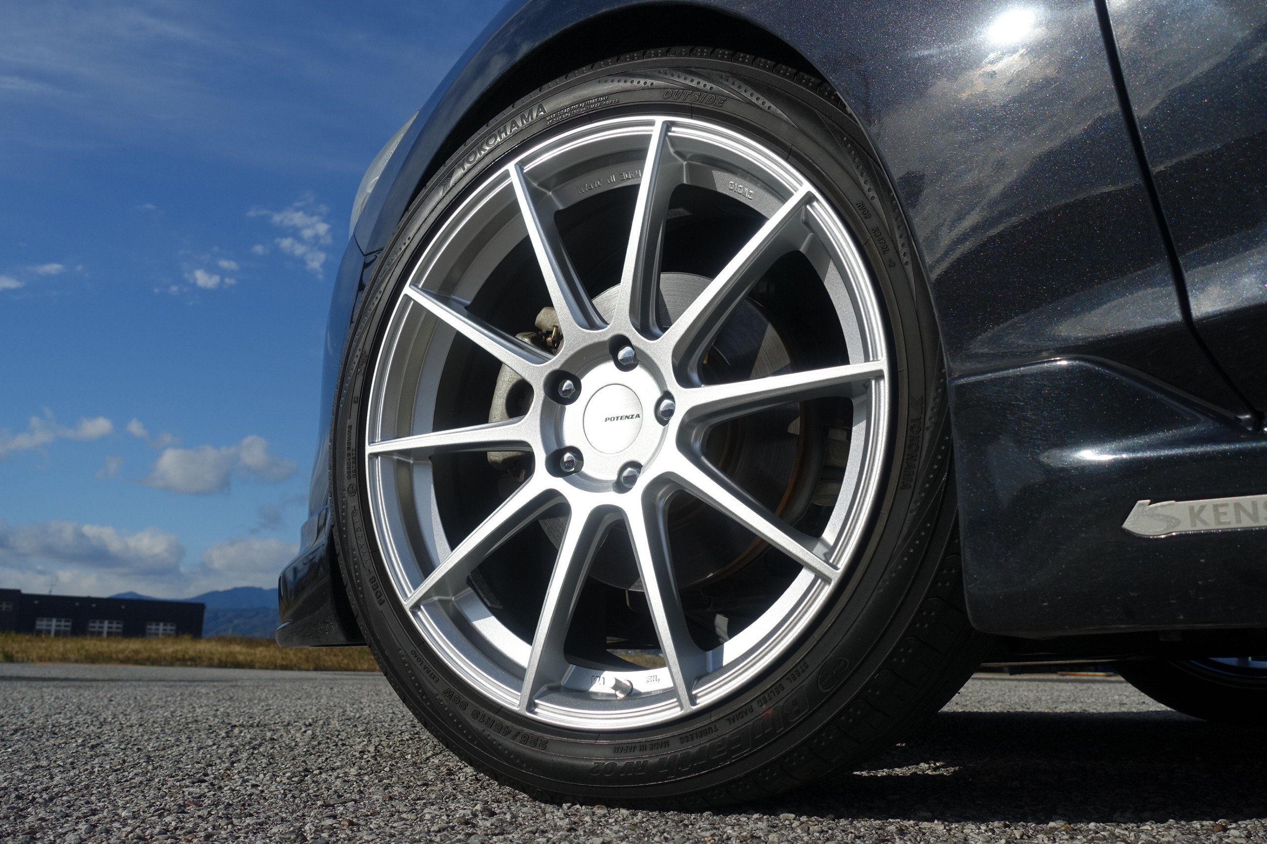 ローダウン後の最終仕上げはやっぱりコレ！マツダ アテンザワゴン